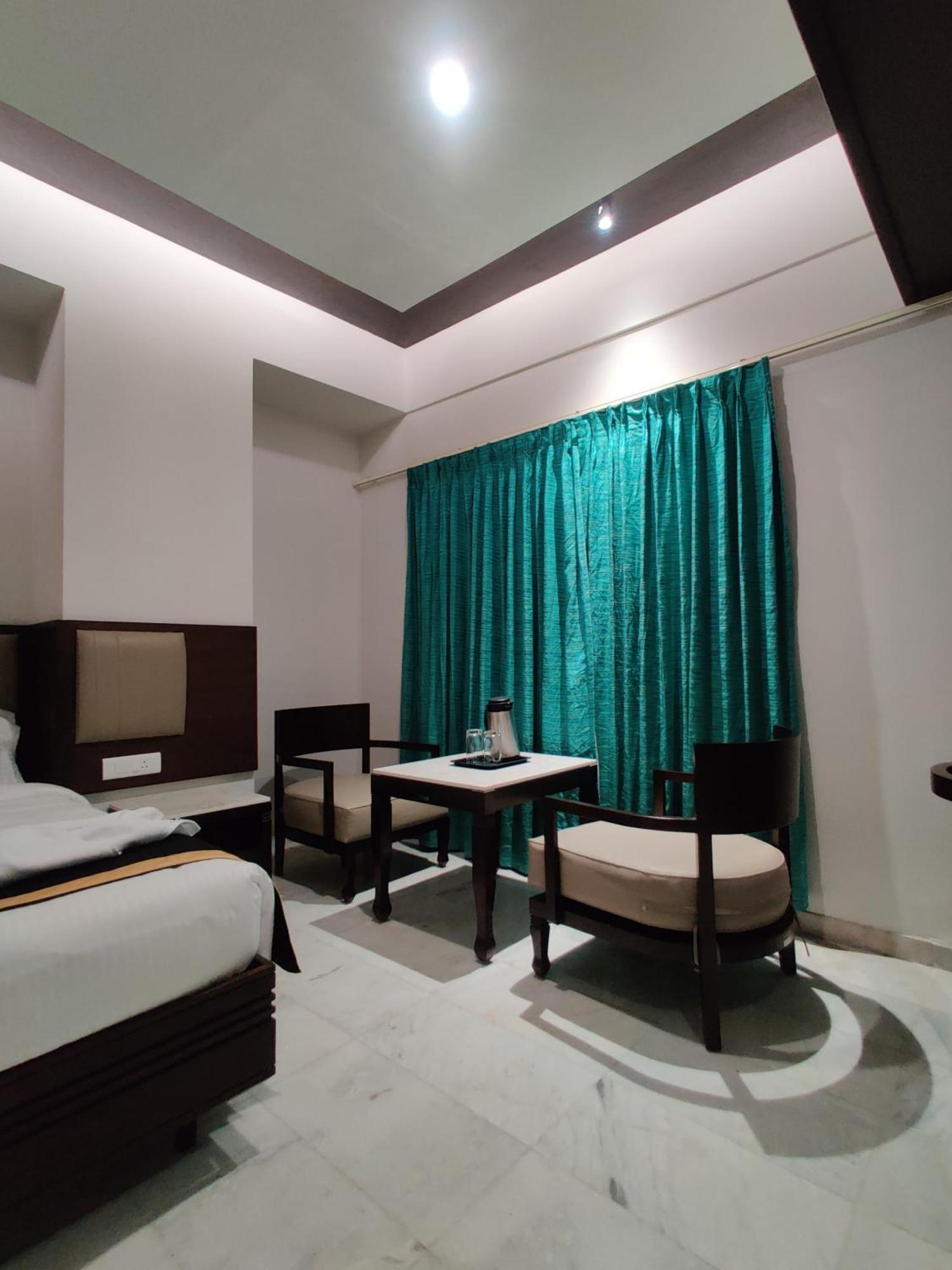 Hotel Saratharajans Madurai Buitenkant foto