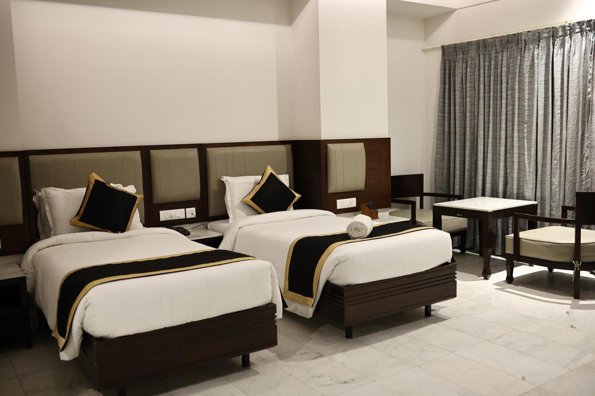Hotel Saratharajans Madurai Buitenkant foto